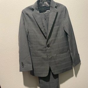 Van Heusen Boys Suit